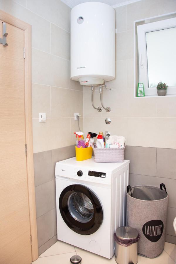 App Roko 3 Apartment Porec Bagian luar foto